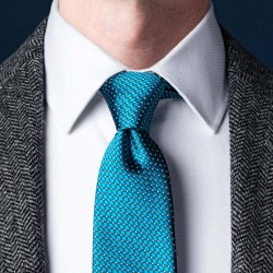 Jednoduchý uzel na pánské kravatě Four in hand