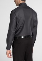 Elegantná čierna farba na kvalitné pánske košele s dlhým rukávom