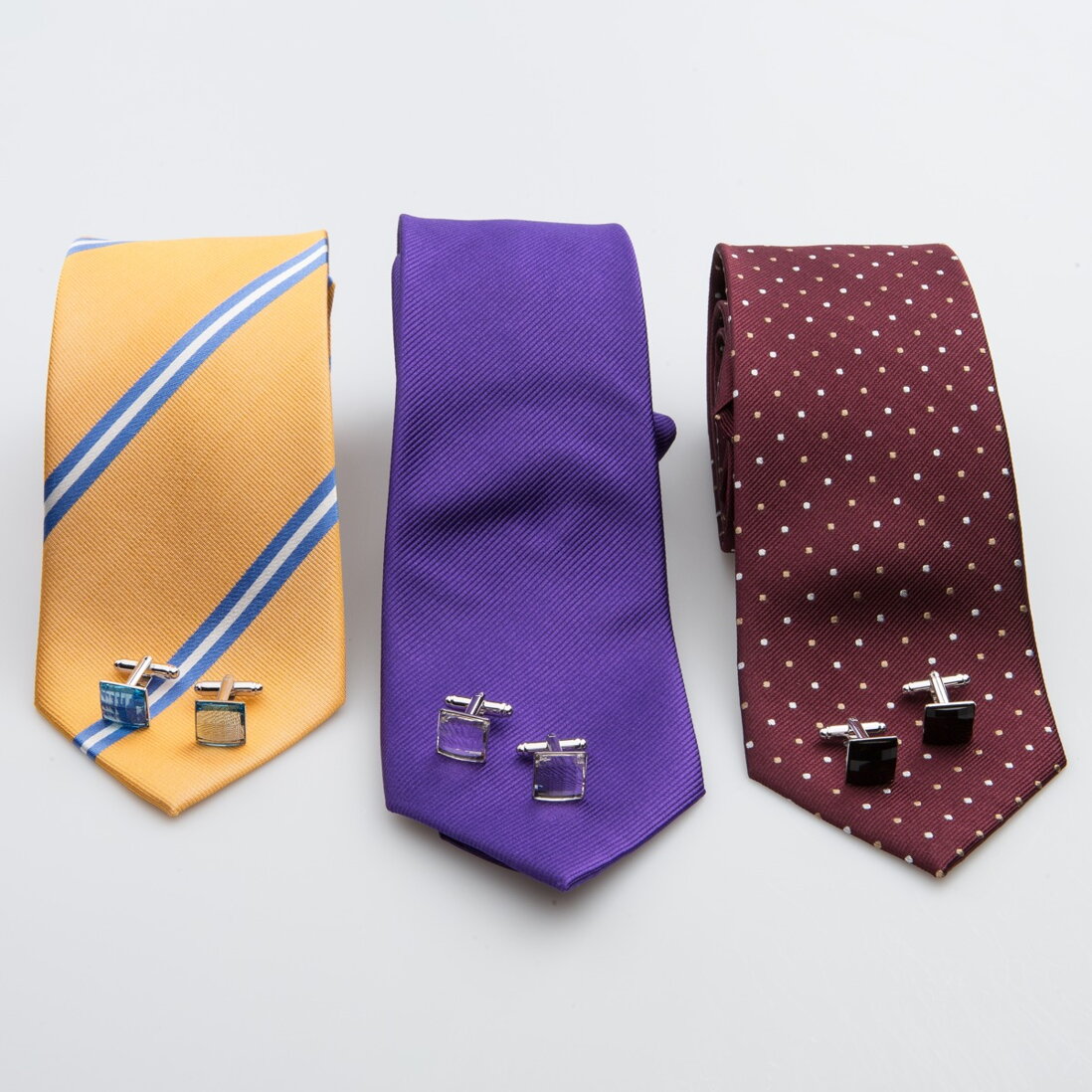 Pánsku kravatu možno nosiť aj dobrovoľne