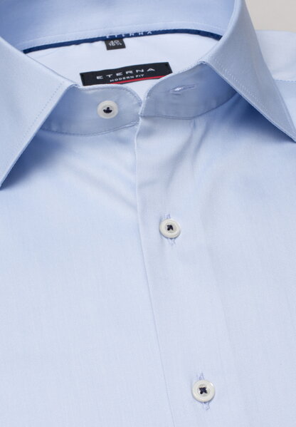 Pánská stretch světle modrá elegantní košile s dlouhým rukávem ETERNA Modern Fit 70% Lyocell 26% Polyamid 4% Elastan Easy iron