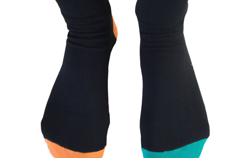 Ako si vybrať správne ponožky - Farebné ponožky k obleku?